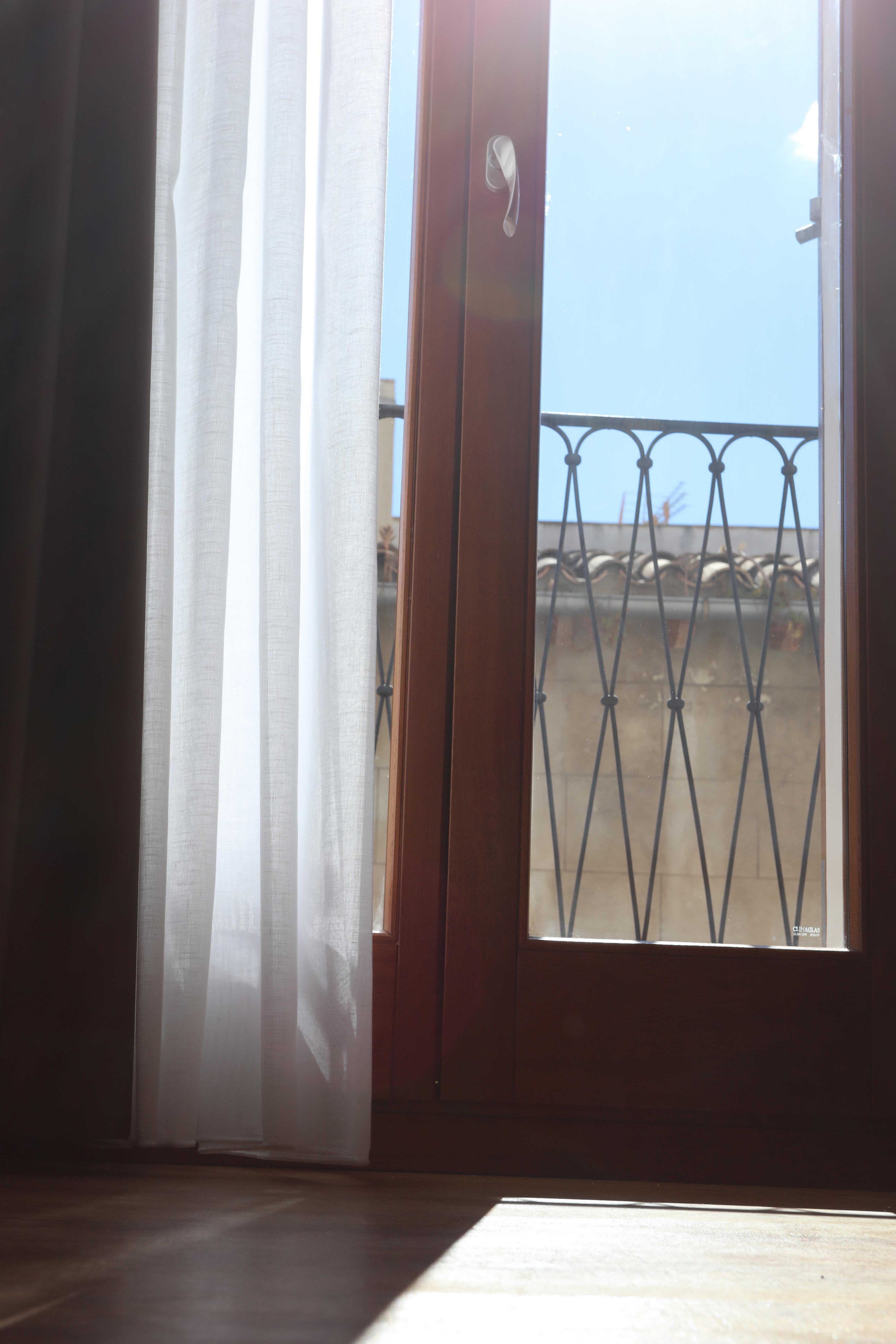 Bo Hotel Palma المظهر الخارجي الصورة The window of a room in Barcelona, Spain.